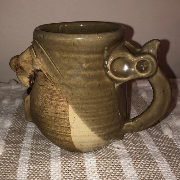 Vintage Pottery Faced Mug - Picture 2 of 4